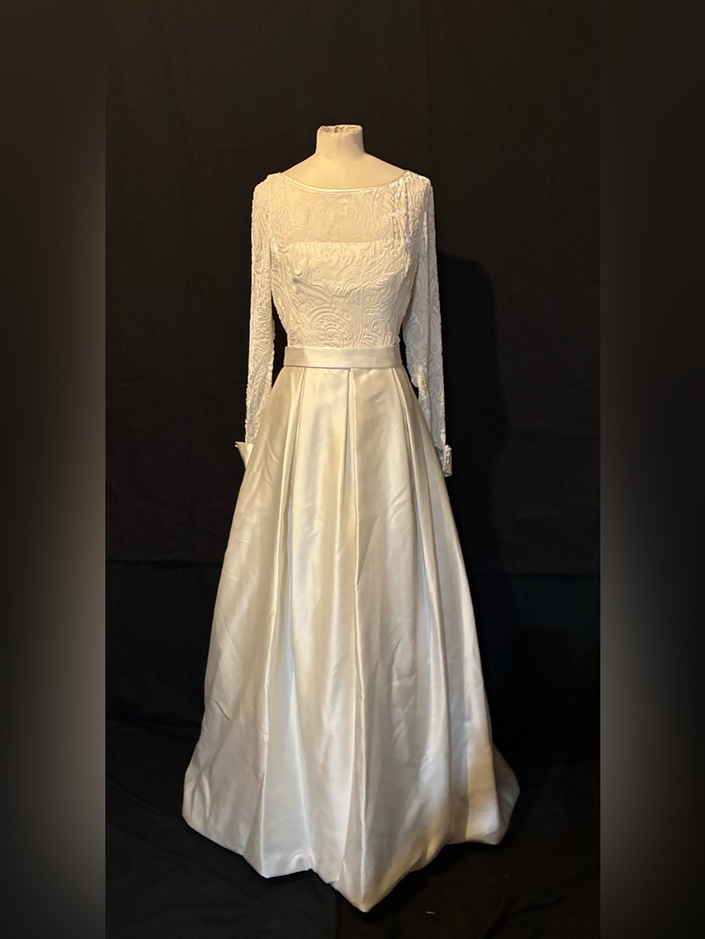 Vintage Long-Sleeve Ivory Bridal Gown Lace Like Velour Bodice and Satin Skirt 10